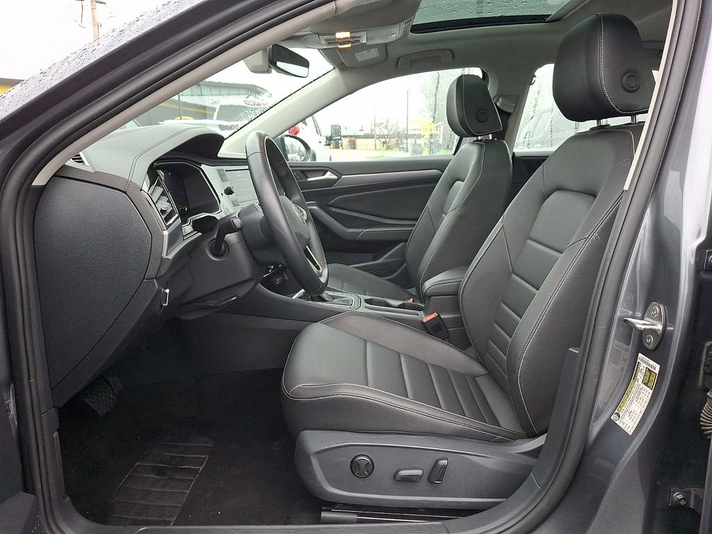 Used 2024 Volkswagen Jetta SE image 15