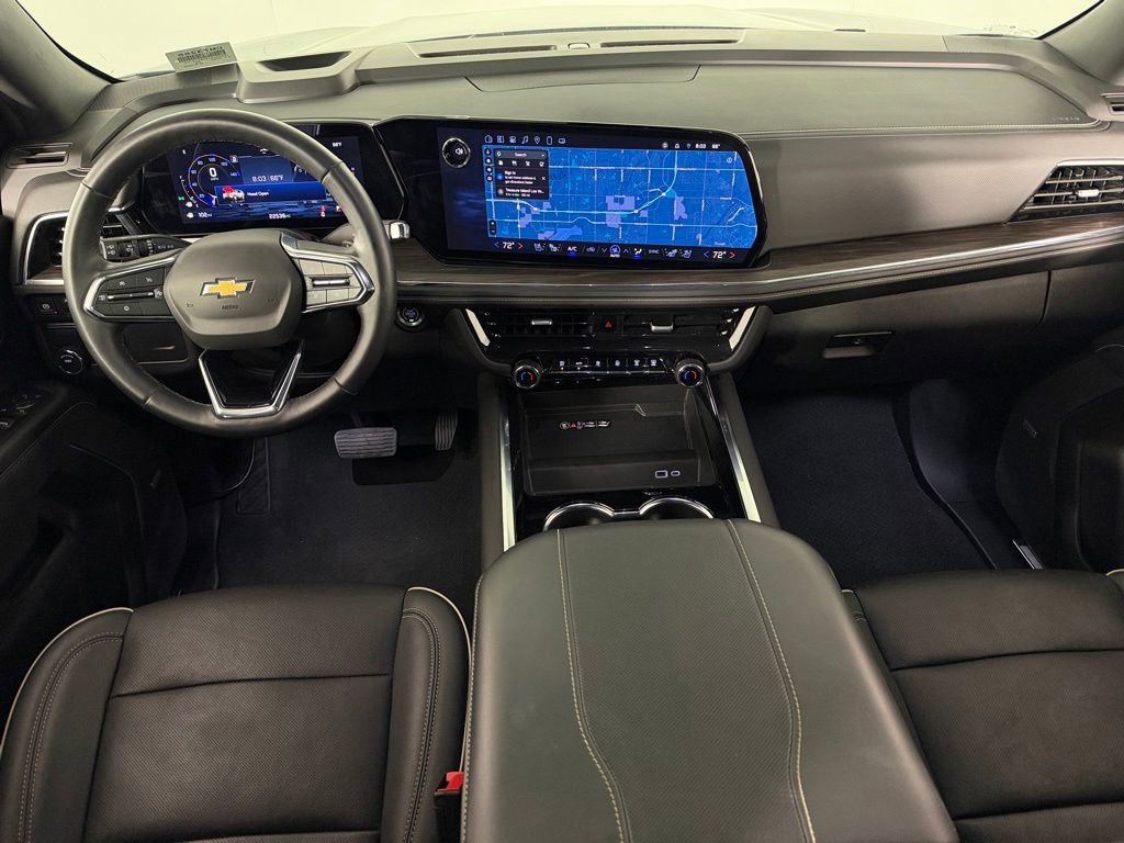 Used 2025 Chevrolet Suburban Premier RWD image 13