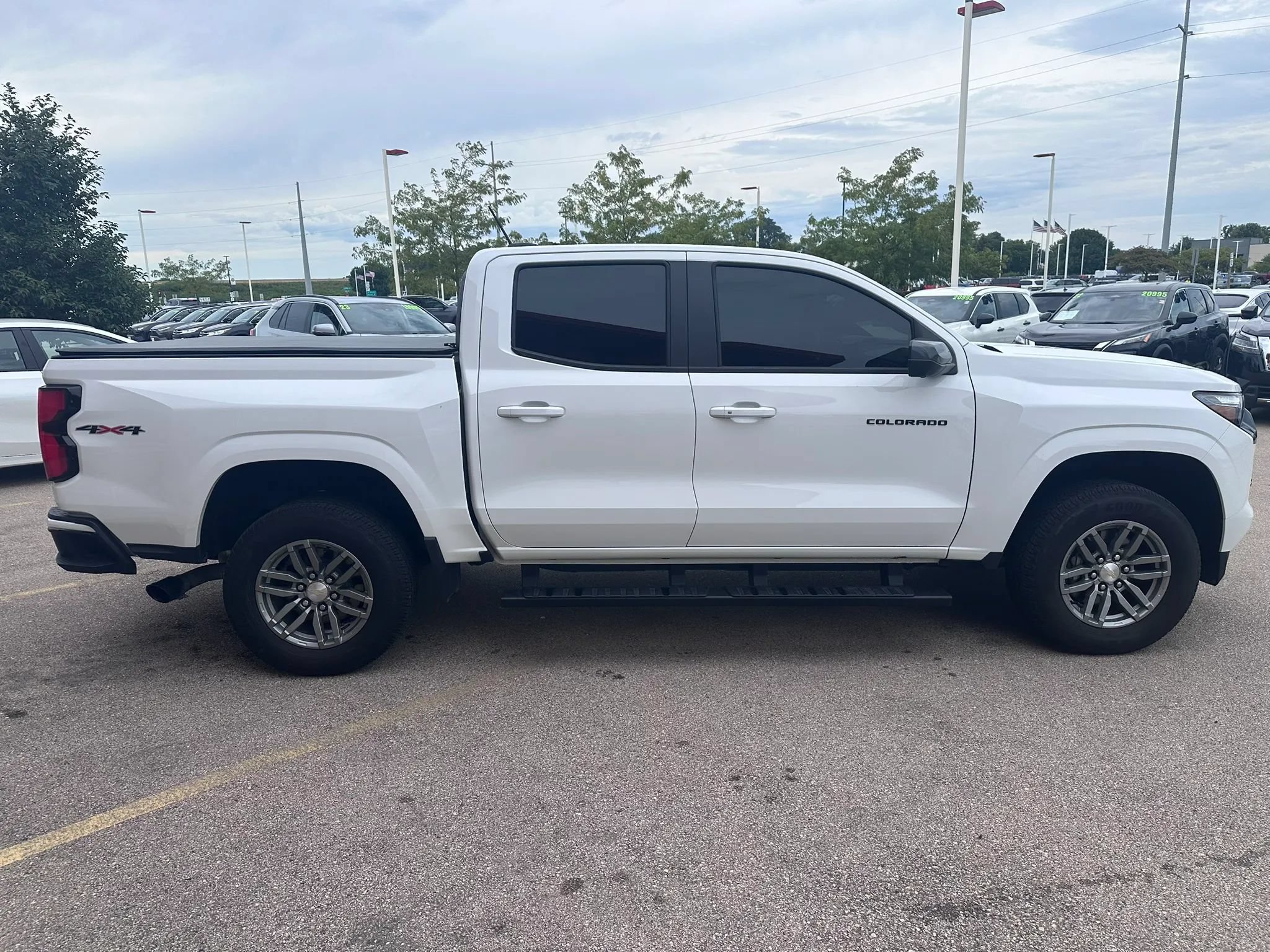Used 2024 Chevrolet Colorado LT w/ LT Convenience Package III AWD/4WD image 4