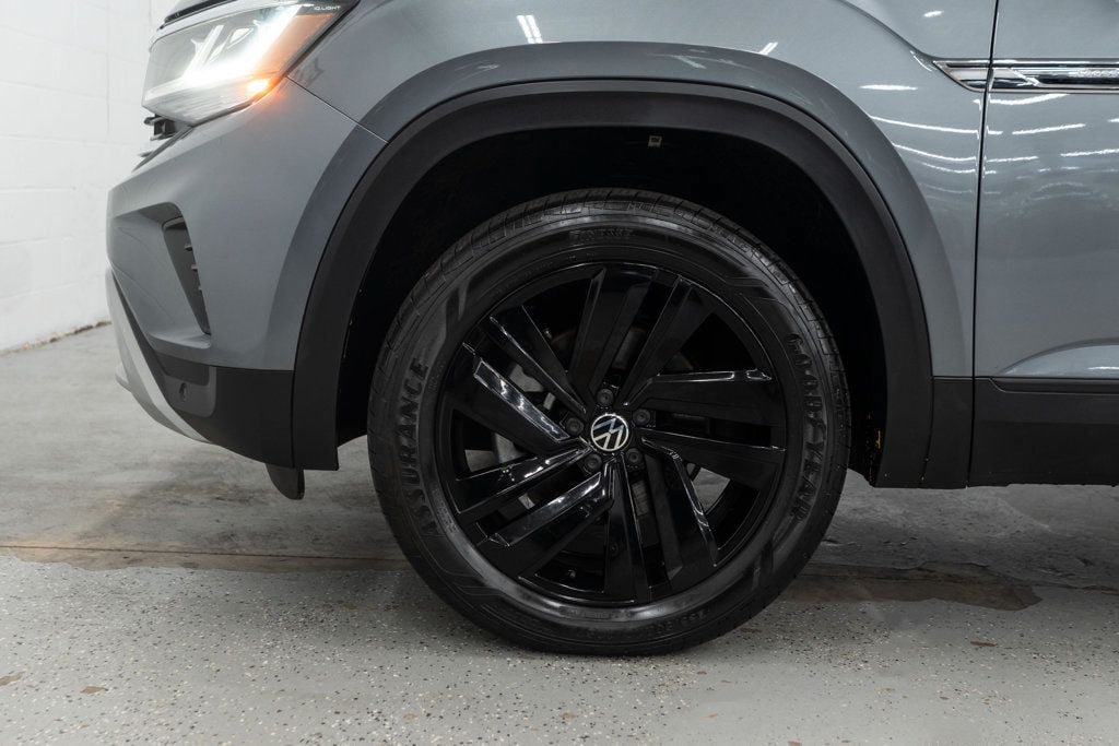 Used 2023 Volkswagen Atlas Cross Sport SE w/ Black Wheel Package AWD/4WD image 31