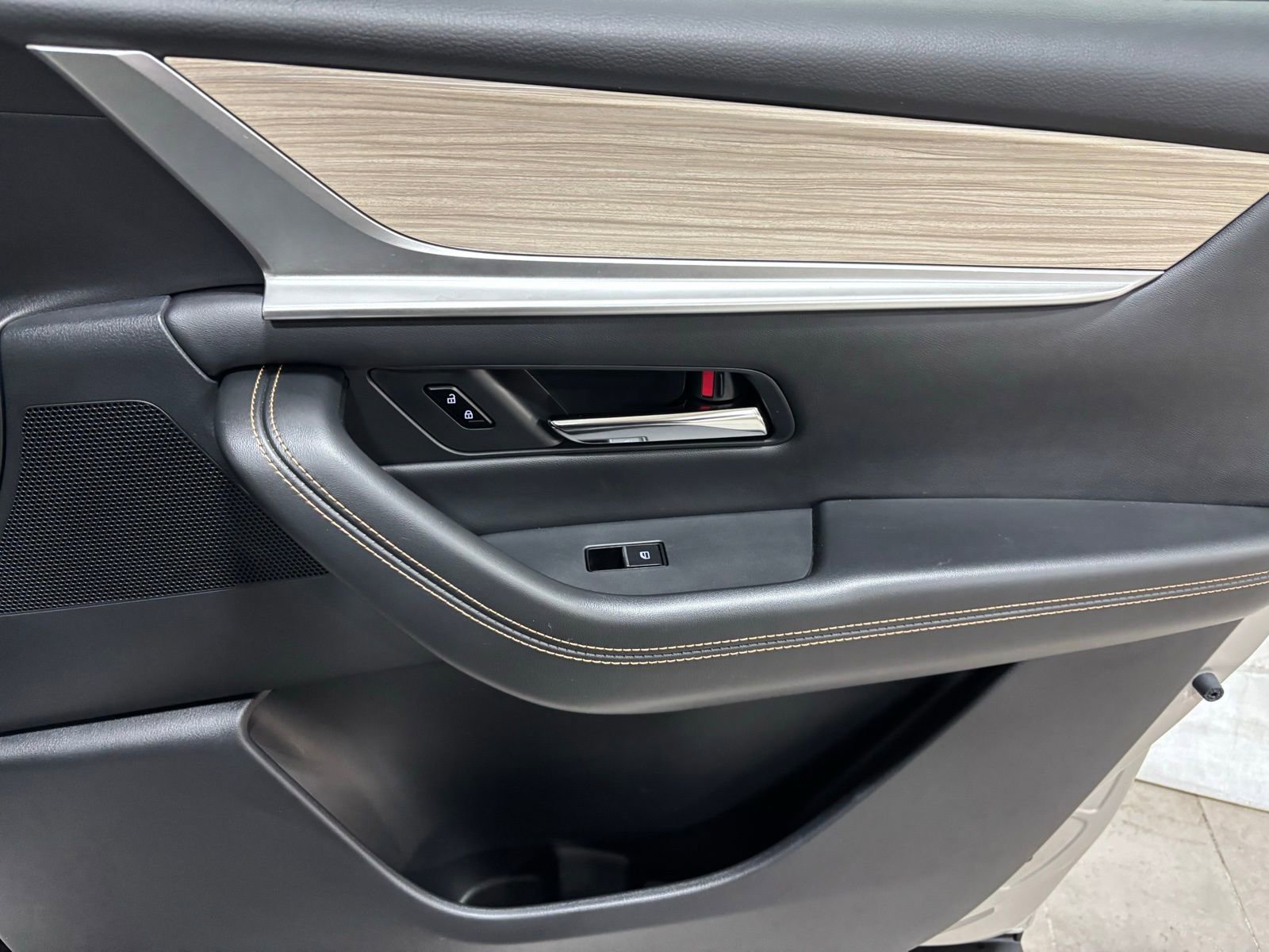 Certified 2025 MAZDA CX-90 Plug-In Hybrid w/Premium Sport image 17