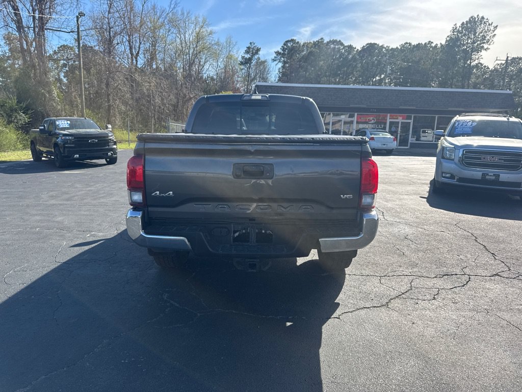 Used 2019 Toyota Tacoma SR5 AWD/4WD image 4