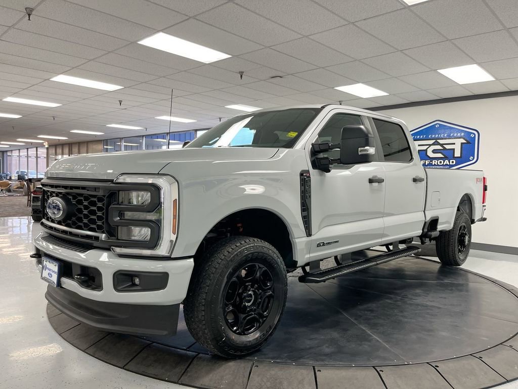New 2026 Ford F350 4x4 Crew Cab Super Duty image 4