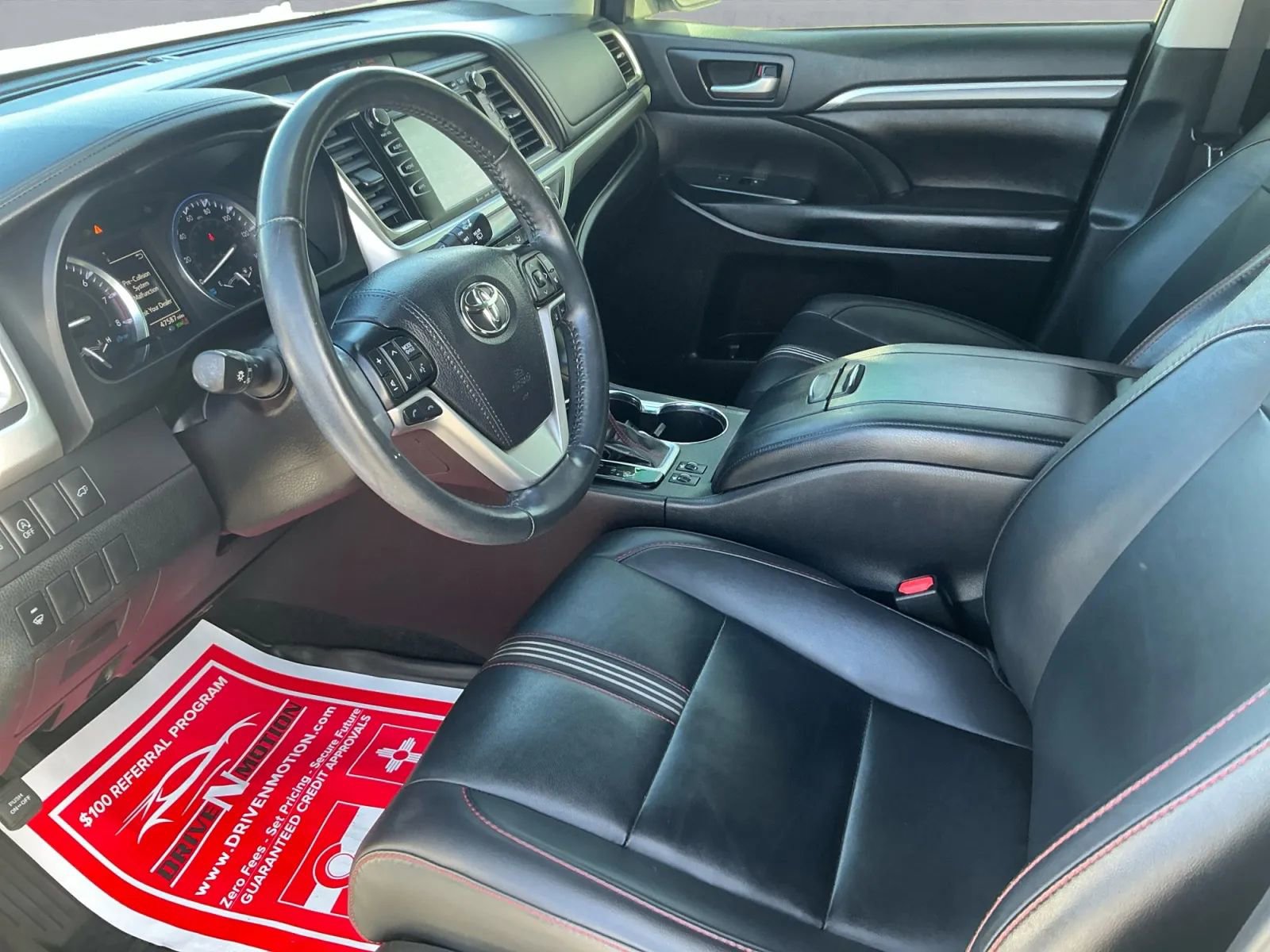 Used 2019 Toyota Highlander SE image 13