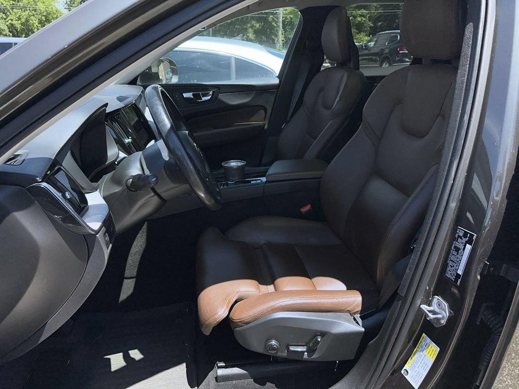 Used 2018 Volvo XC60 T5 Inscription w/ Convenience Package AWD/4WD image 5