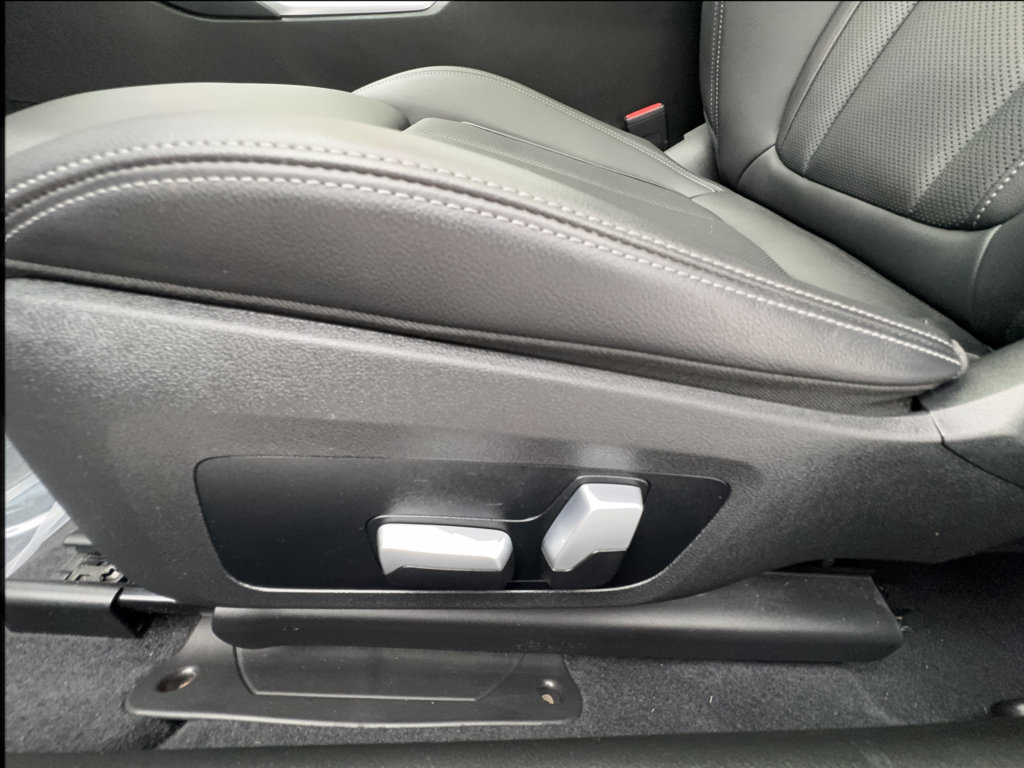 Used 2022 BMW 230i Coupe w/ Convenience Package RWD image 24
