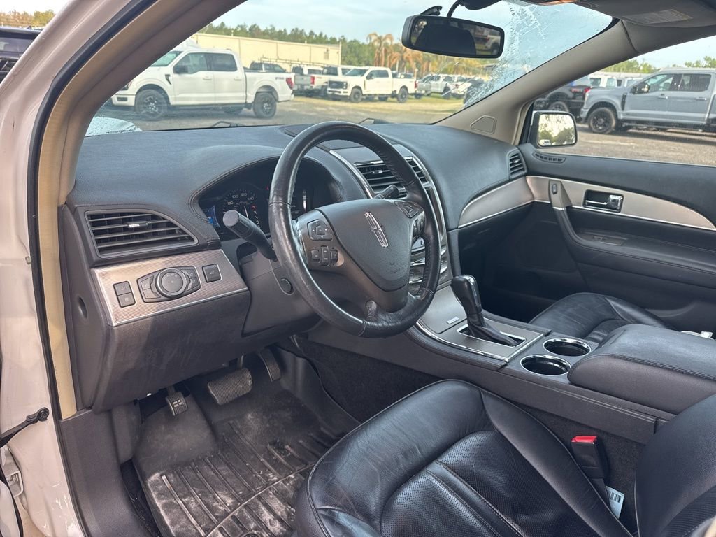 Used 2015 Lincoln MKX FWD w/ Equipment Group 102A image 9