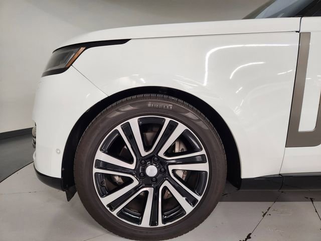 New 2023 Land Rover Range Rover SE image 11