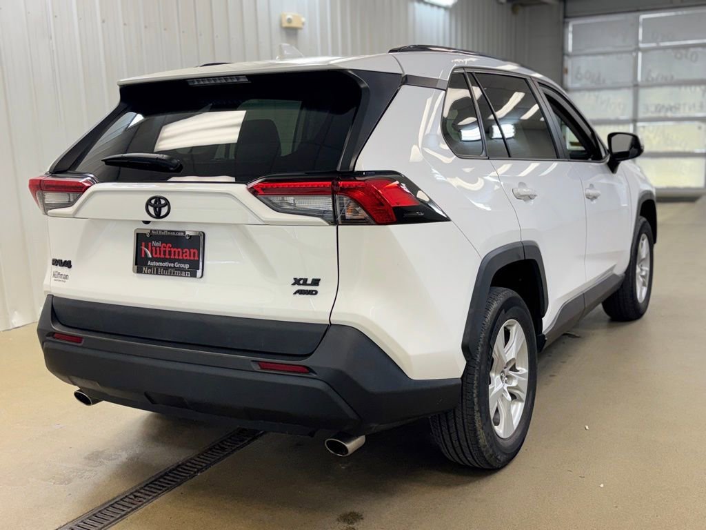 Used 2020 Toyota RAV4 XLE w/ Convenience Package image 5