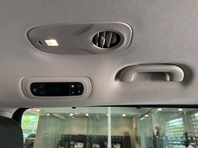 Used 2023 Chrysler Pacifica Touring-L FWD image 37