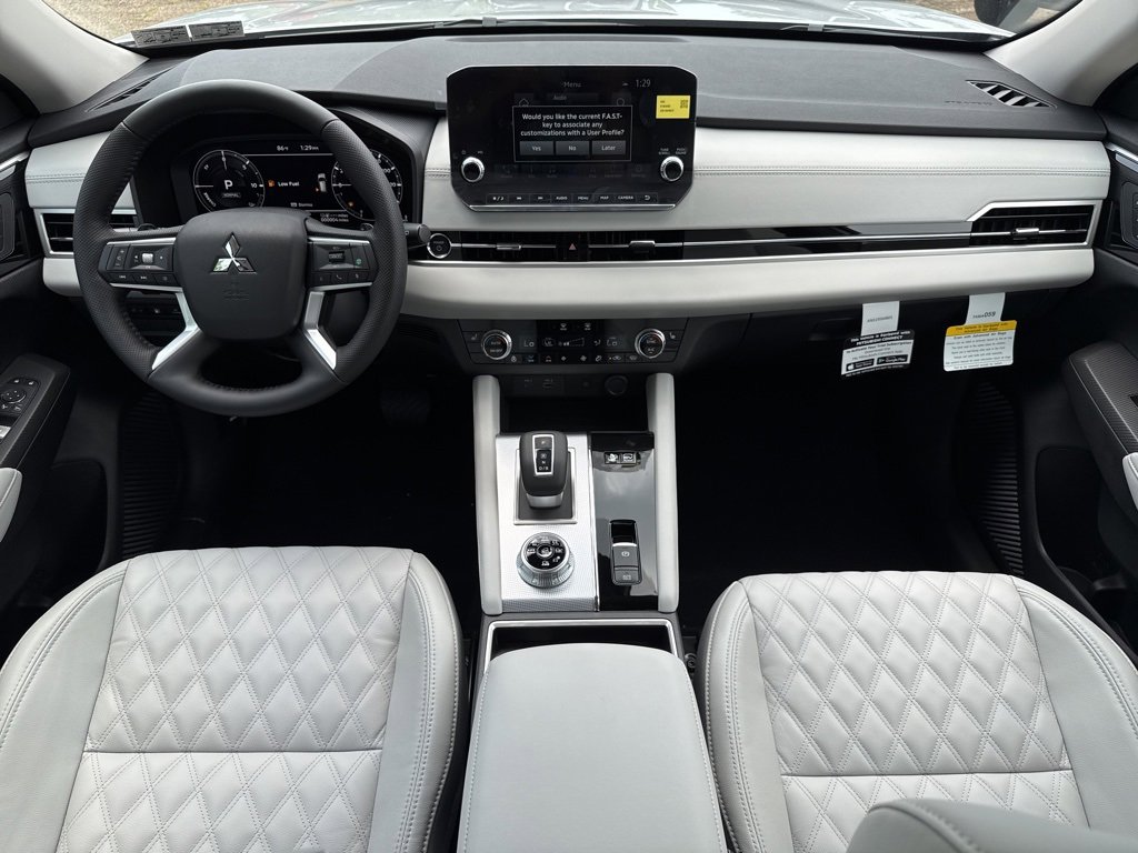 New 2025 Mitsubishi Outlander SEL image 21