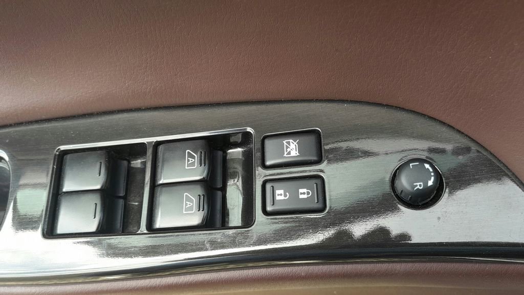 Used 2017 INFINITI QX50 2WD w/ Premium Plus Package image 16