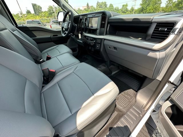 New 2026 Ford F550 4x4 Regular Cab Super Duty image 19