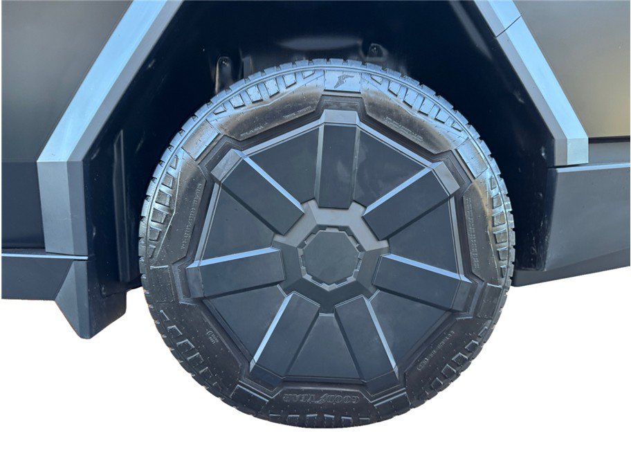 Used 2024 Tesla Cybertruck Cyberbeast AWD/4WD image 14