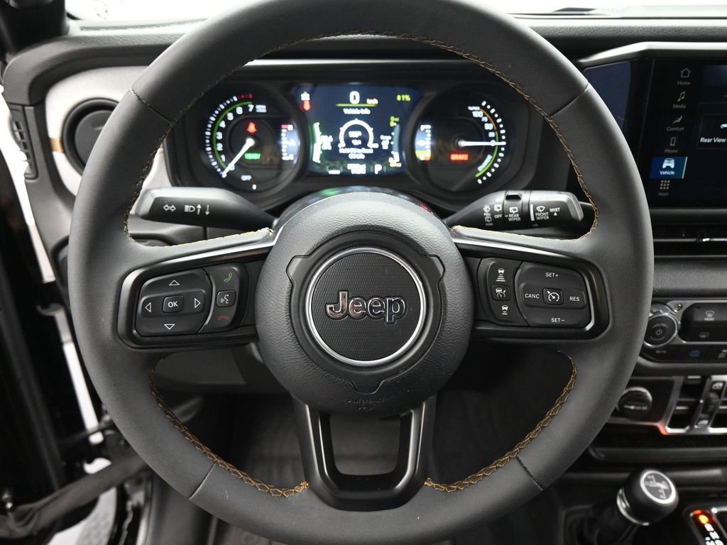 Used 2024 Jeep Wrangler Unlimited AWD/4WD image 11