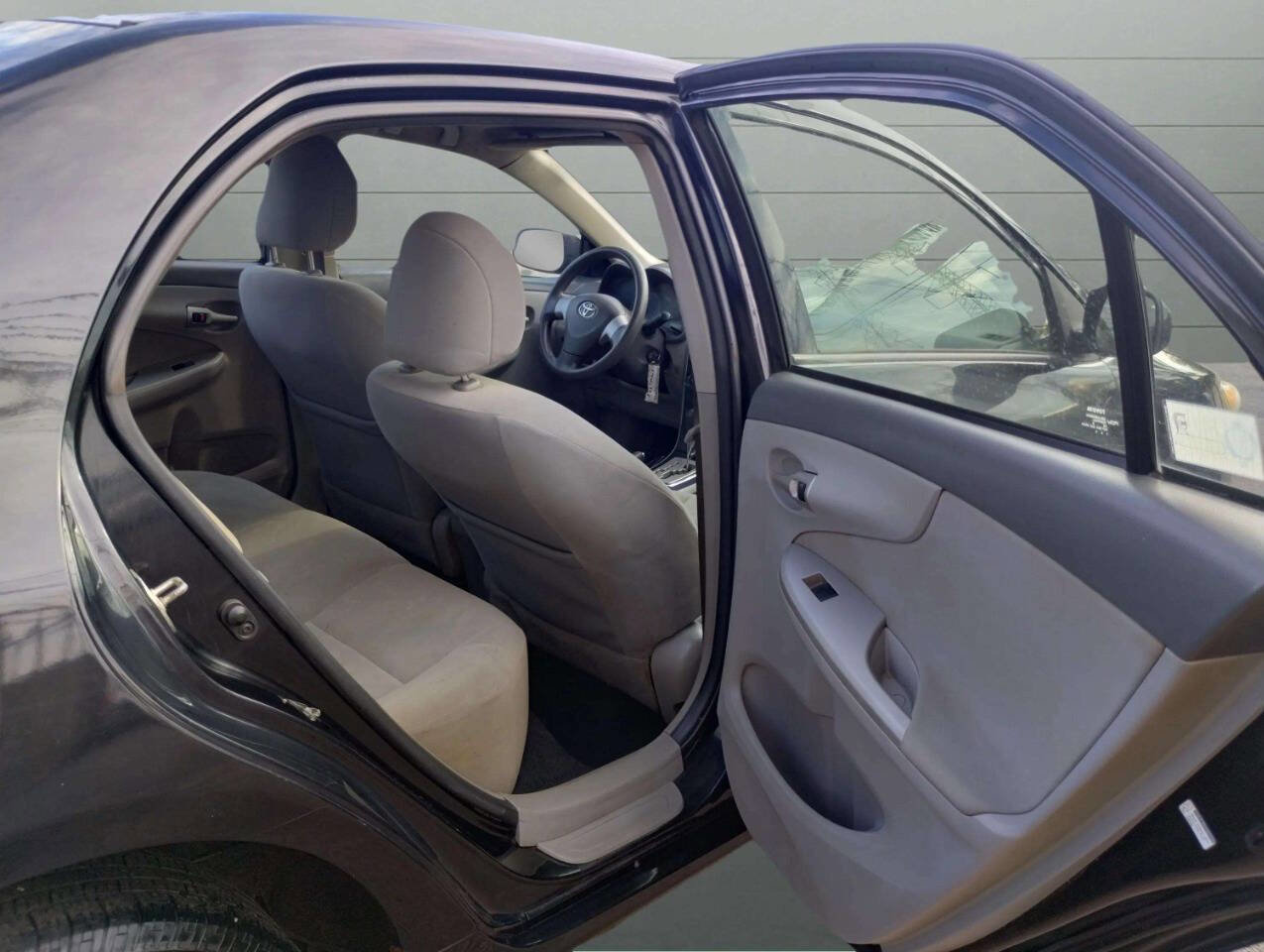 Used 2010 Toyota Corolla LE FWD image 14