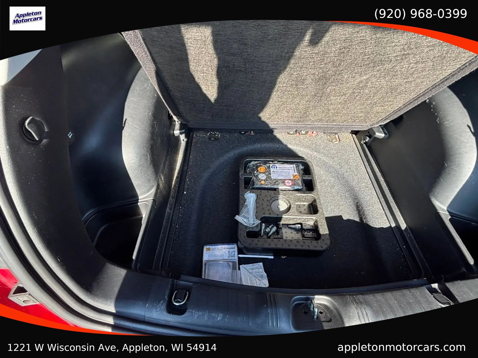 Used 2018 Jeep Compass Limited w/ Navigation Group AWD/4WD image 29