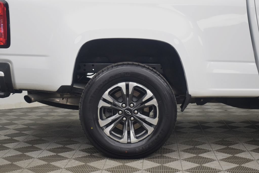 Used 2022 Chevrolet Colorado Z71 w/ Safety Package AWD/4WD image 31