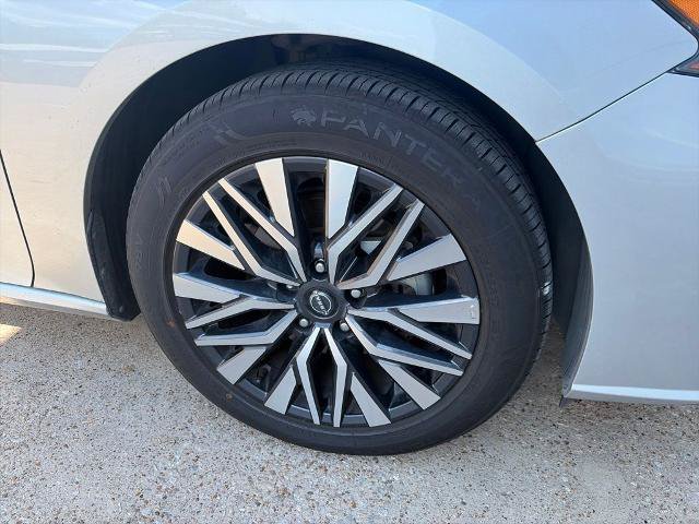 Certified 2023 Nissan Altima 2.5 SV FWD image 5