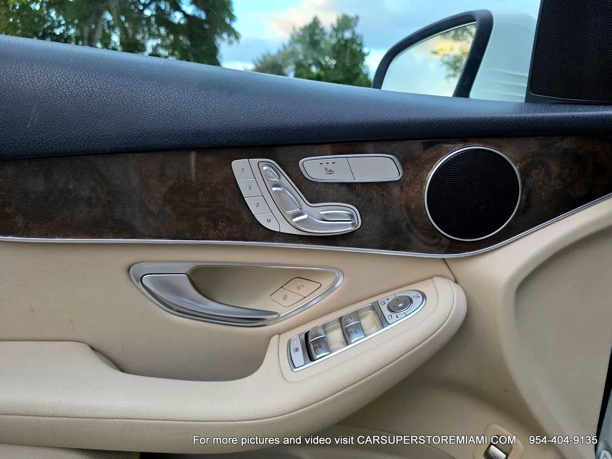 Used 2018 Mercedes-Benz GLC 300 w/ Premium Package image 26