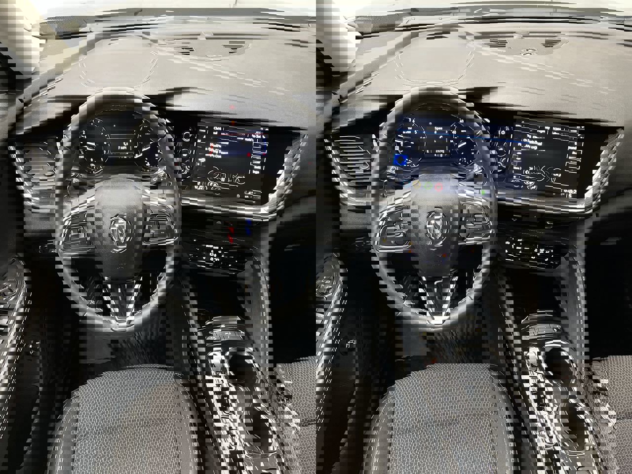 Certified 2023 Buick Envision Preferred w/ Sport Touring Package image 13