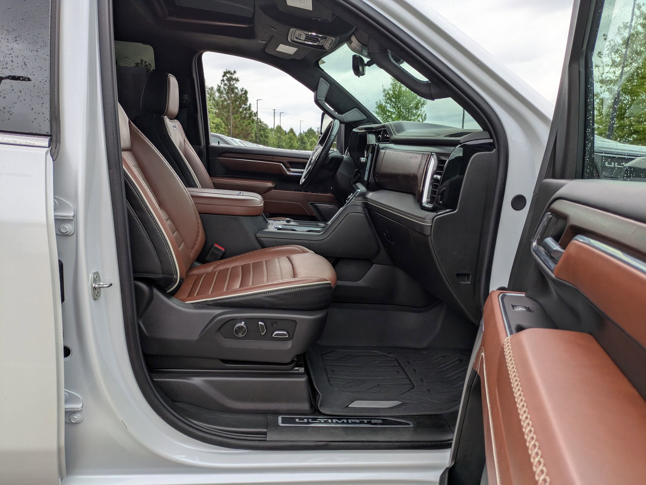 Used 2024 GMC Sierra 2500 Denali Ultimate image 38