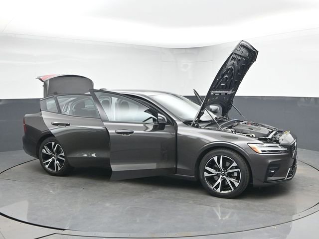 Used 2025 Volvo S60 B5 Plus AWD/4WD image 49
