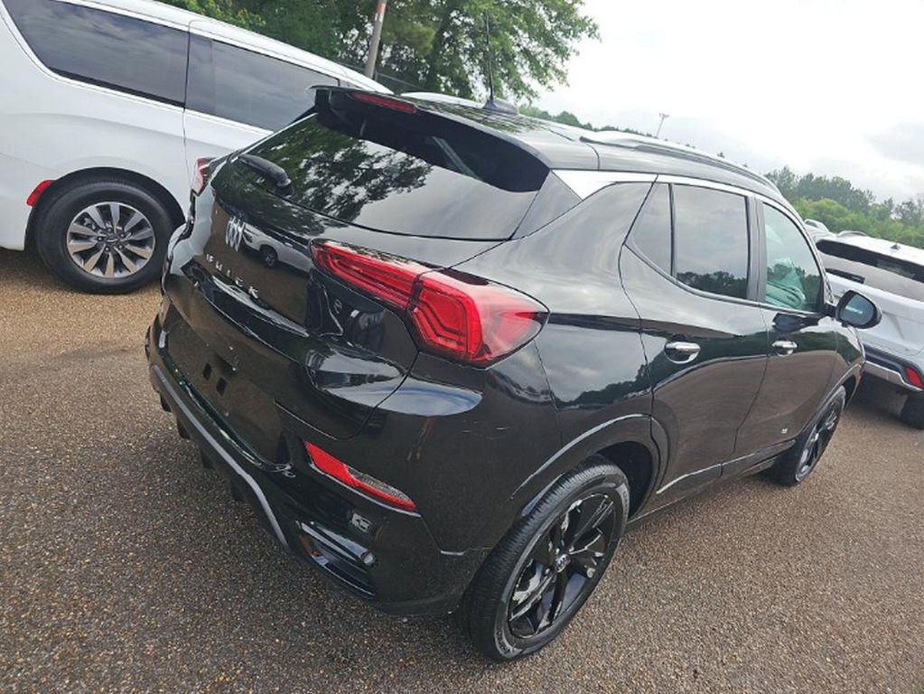 Used 2025 Buick Encore GX Sport Touring FWD image 4