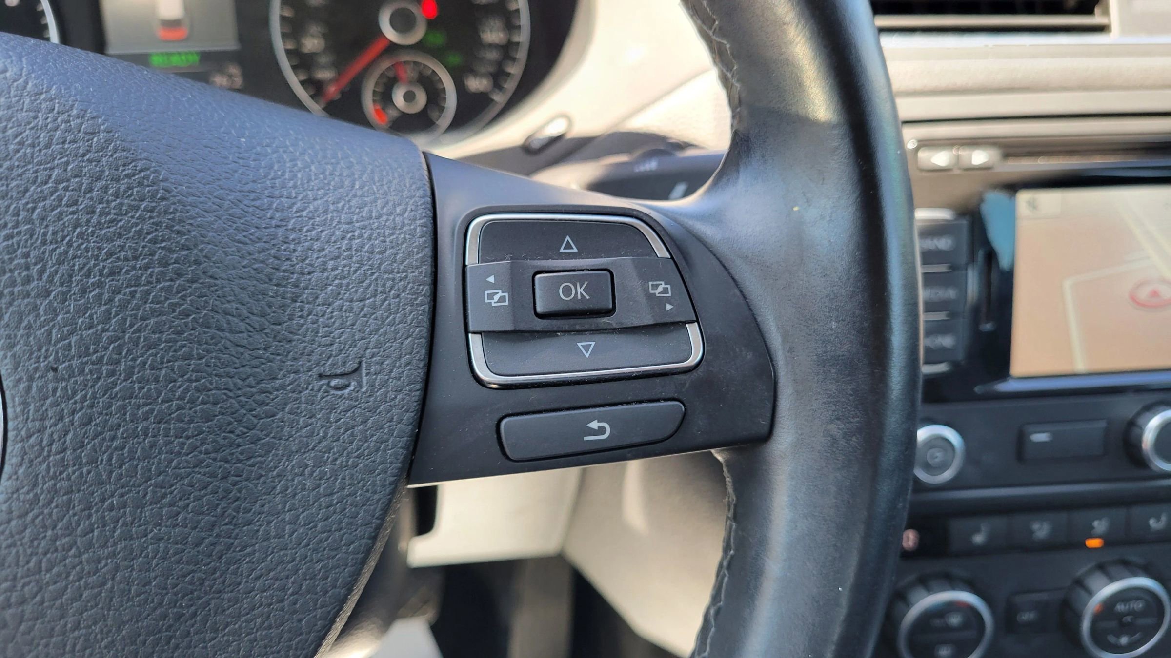 Used 2014 Volkswagen Jetta SEL Premium FWD image 21