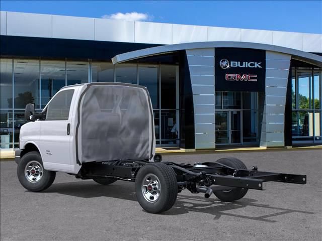 New 2025 GMC Savana 3500 w/ Power Convenience Package RWD image 3