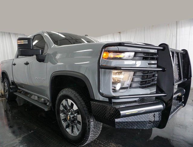 Used 2025 Chevrolet Silverado 2500 Custom image 2