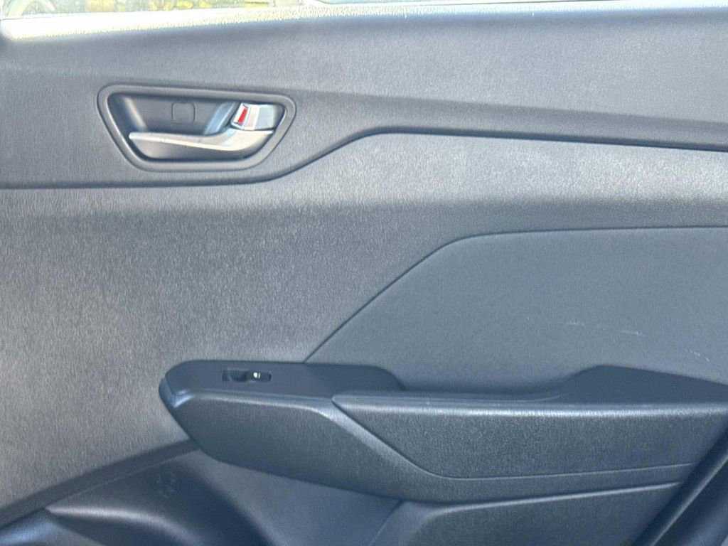 Used 2022 Hyundai Accent SEL image 15