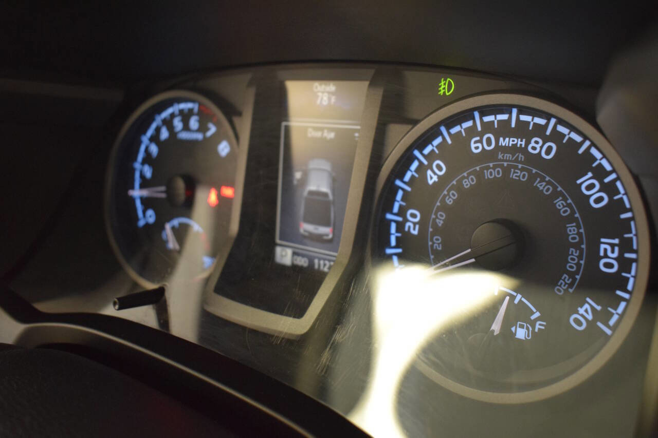 Used 2017 Toyota Tacoma TRD Off-Road image 53