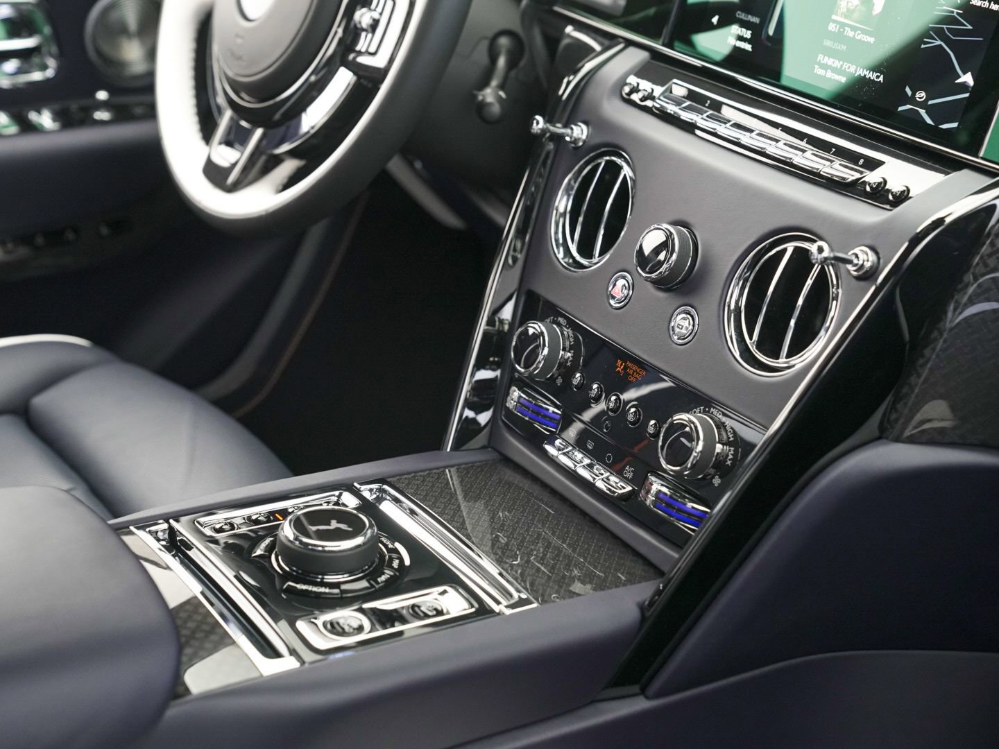 New 2026 Rolls-Royce Cullinan Black Badge image 77