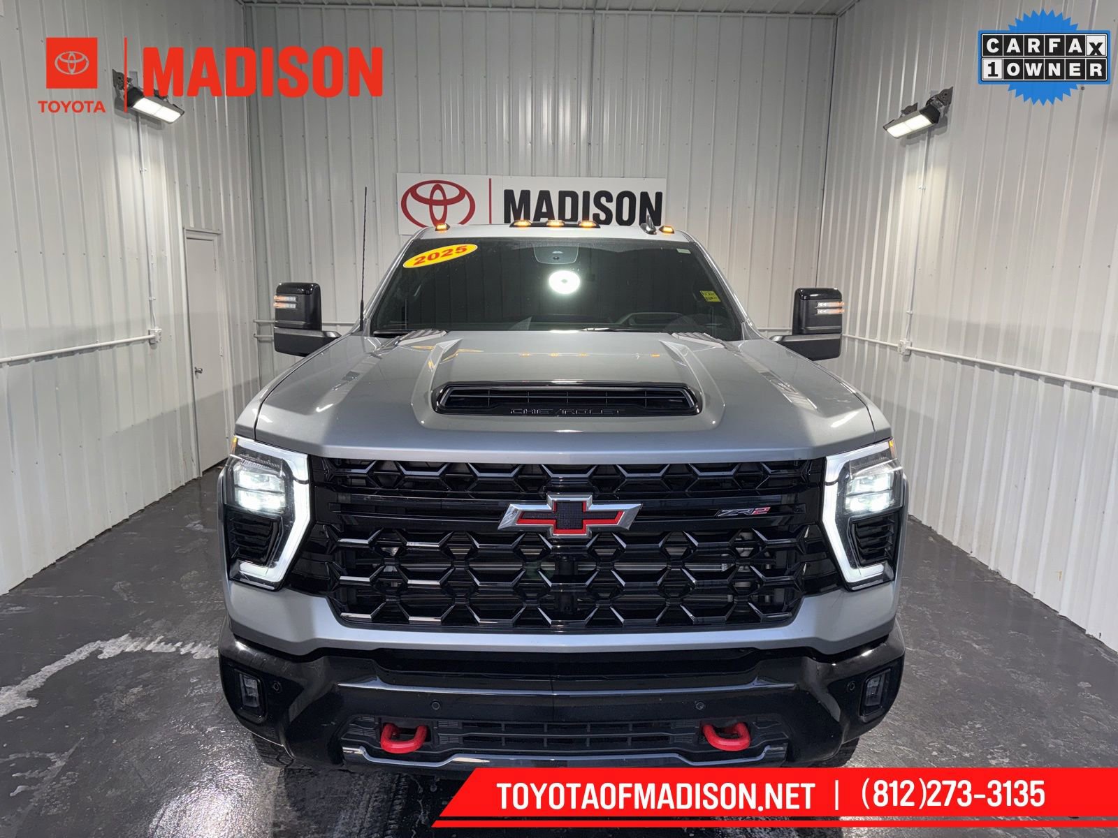 Used 2025 Chevrolet Silverado 2500 ZR2 w/ Technology Package image 5