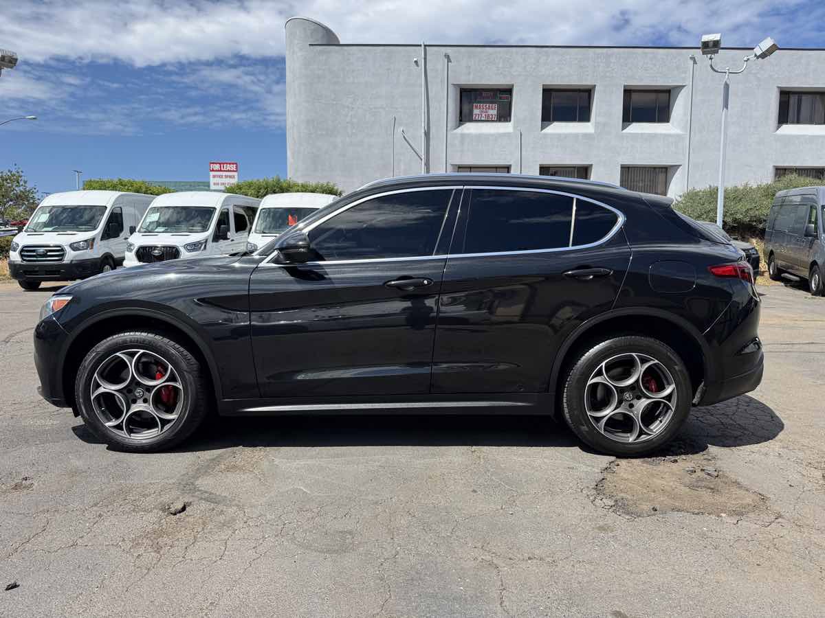 Used 2018 Alfa Romeo Stelvio Ti image 8