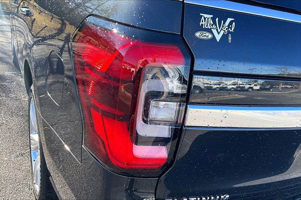 Certified 2024 Ford Expedition Platinum image 29