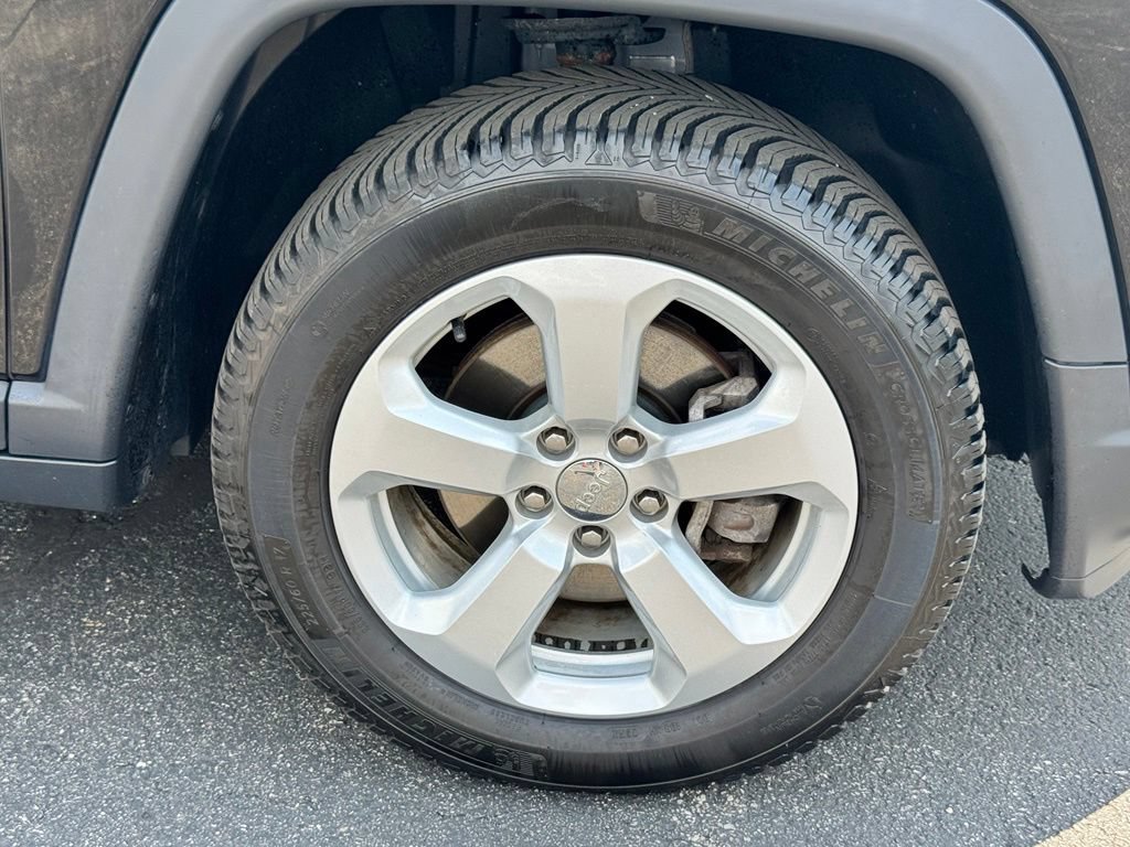 Used 2019 Jeep Compass Latitude w/ Popular Equipment Group AWD/4WD image 41