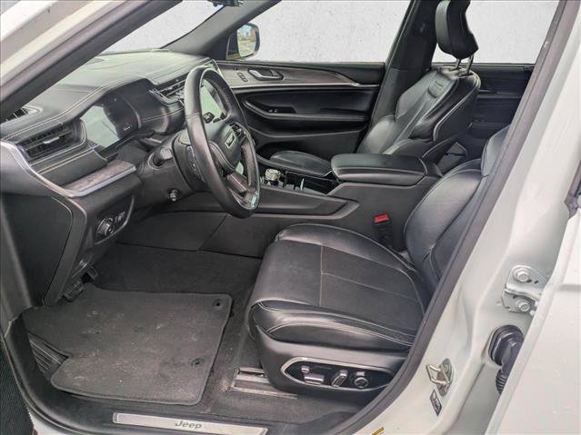Used 2021 Jeep Grand Cherokee L Overland w/ Luxury Tech Group IV AWD/4WD image 15