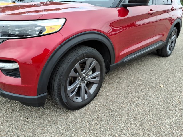 Certified 2023 Ford Explorer XLT w/ Equipment Group 202A AWD/4WD image 4
