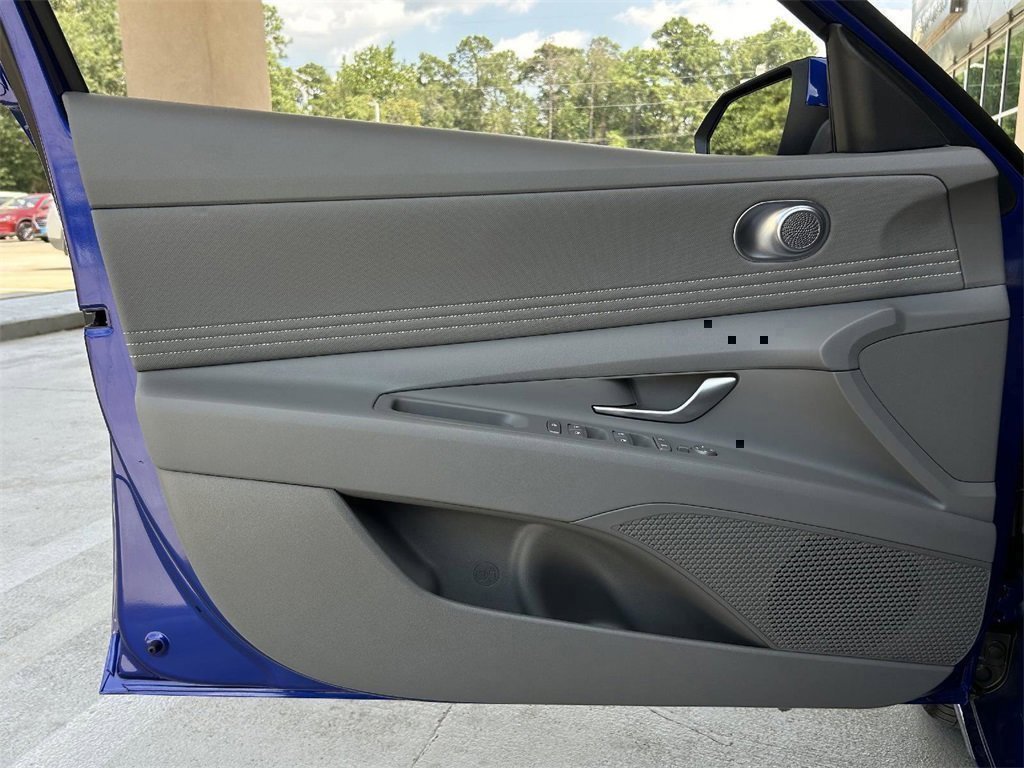 Used 2024 Hyundai Elantra SEL w/ Convenience Package image 22