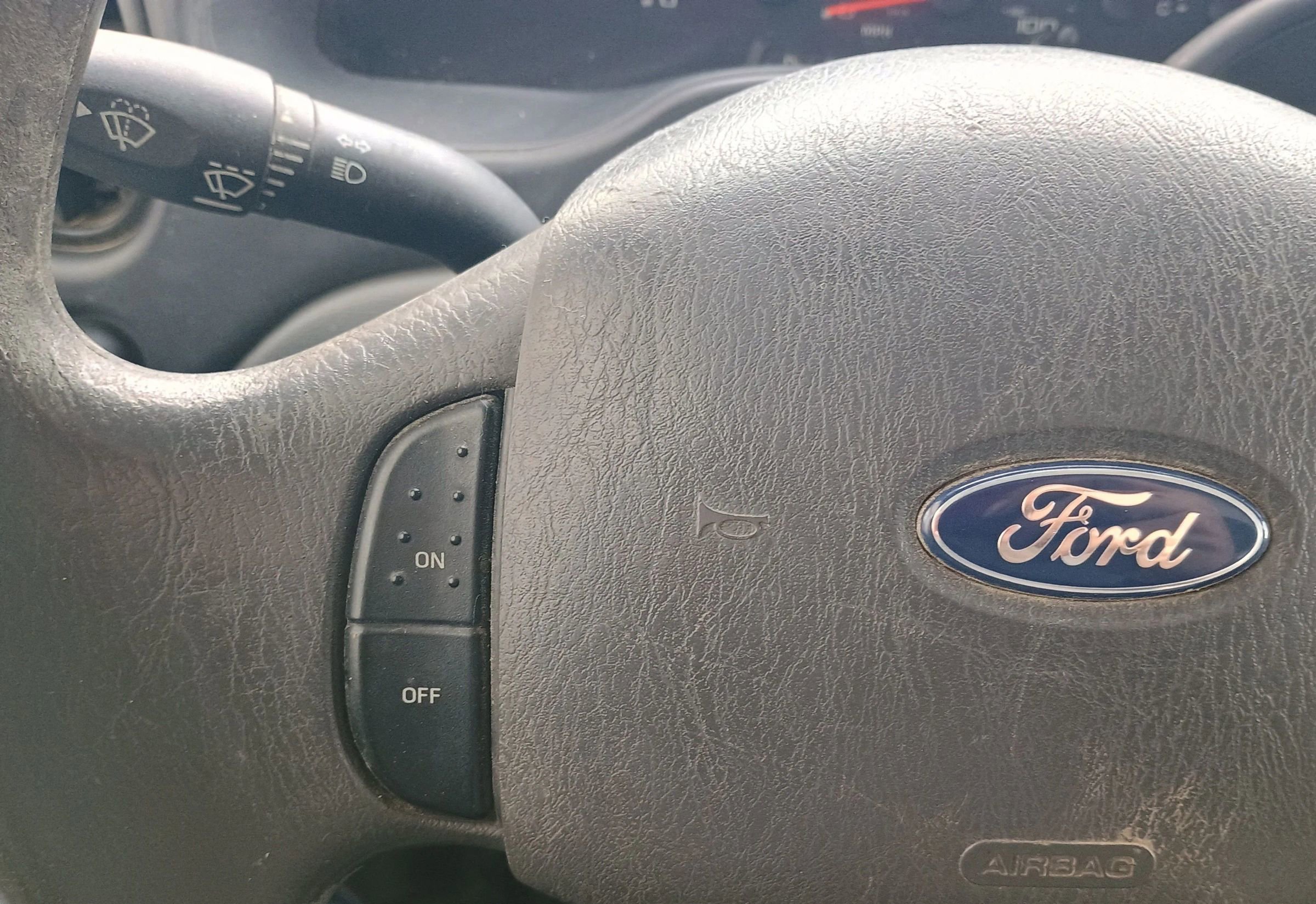 Used 2006 Ford E-350 and Econoline 350 Super Duty image 13