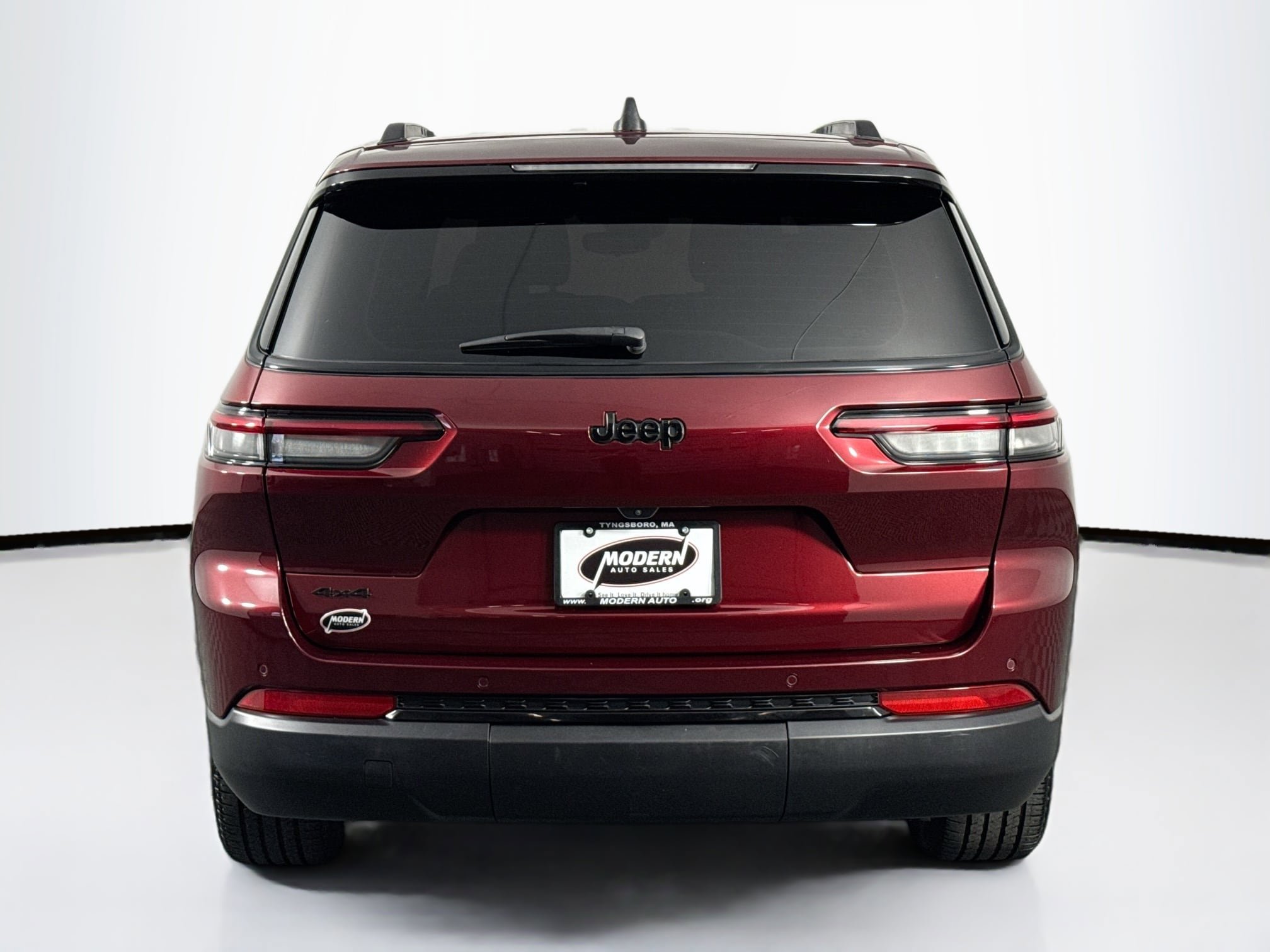 Used 2024 Jeep Grand Cherokee L Altitude AWD/4WD image 10