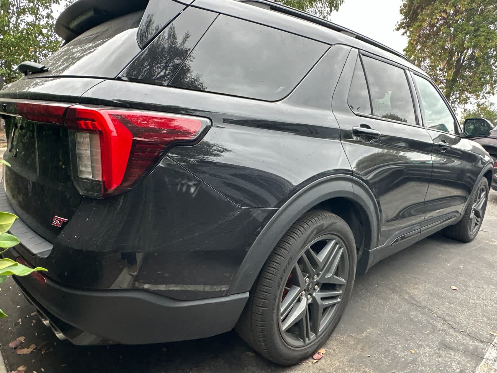 Used 2025 Ford Explorer ST RWD image 4