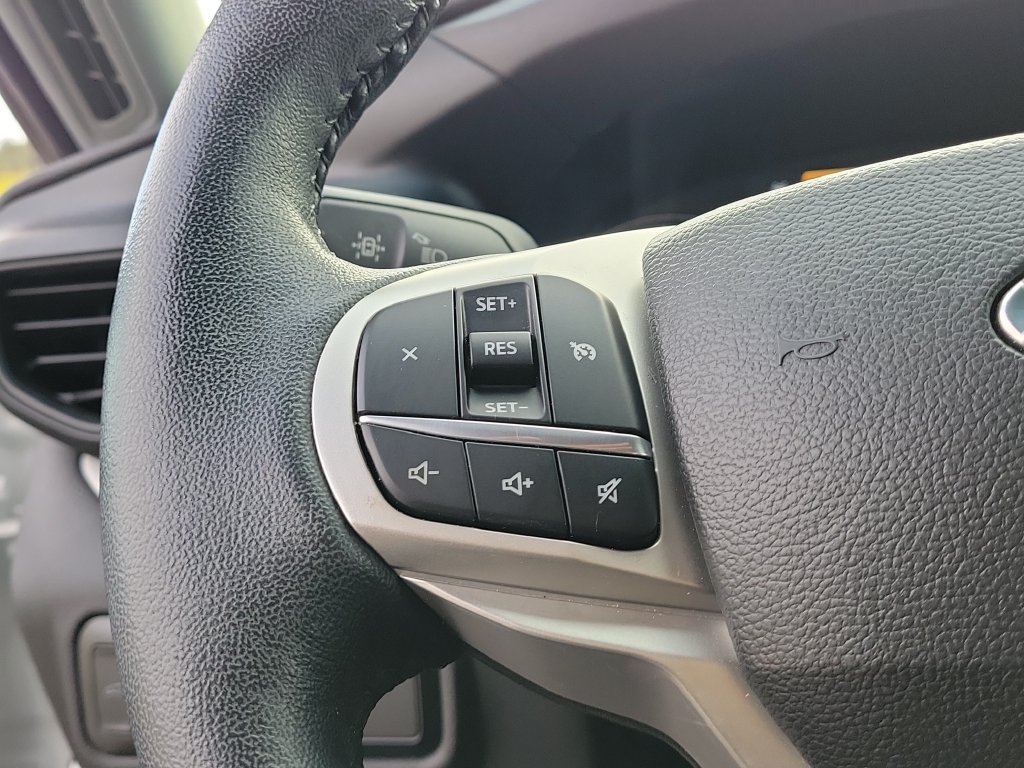 Used 2023 Ford Explorer XLT RWD image 17