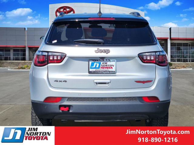 Used 2025 Jeep Compass Trailhawk image 6