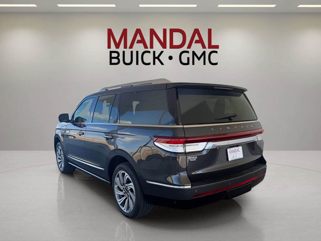 Used 2023 Lincoln Navigator Reserve image 7