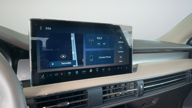 Used 2024 Lincoln Corsair FWD image 16