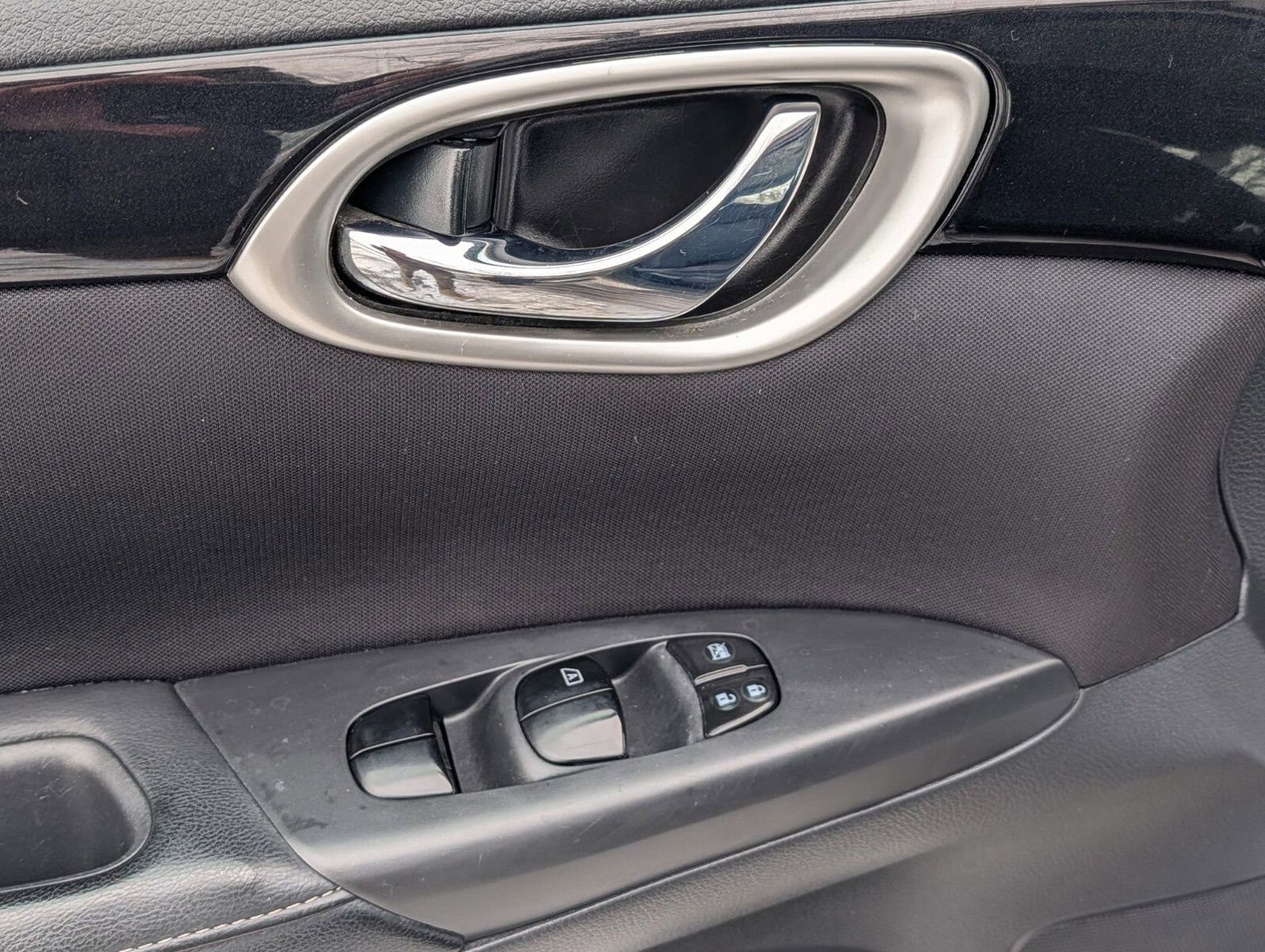 Used 2017 Nissan Sentra SV image 19