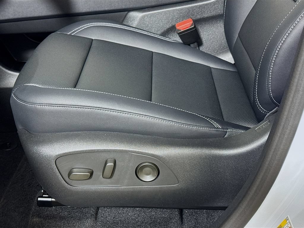 New 2026 Chevrolet Traverse LT w/ Enhanced Driving Package FWD image 17